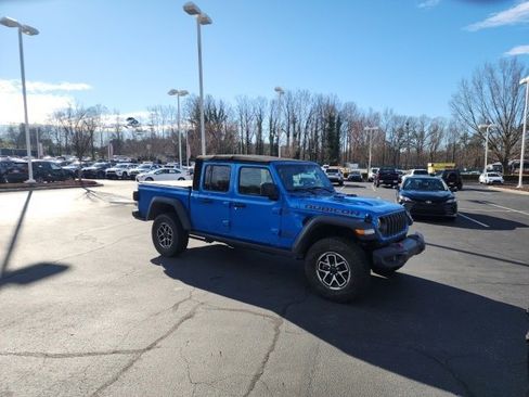 Used 2024 Jeep Gladiator Rubicon w/ Technology Group image 3