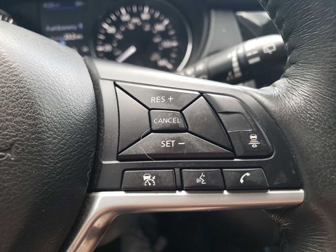 Used 2018 Nissan Rogue SL AWD/4WD image 17
