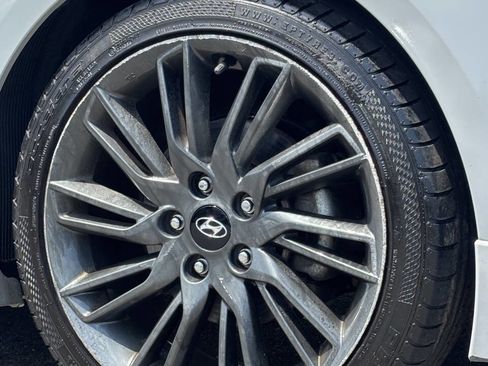 Used 2013 Hyundai Veloster RE:MIX Edition FWD image 29