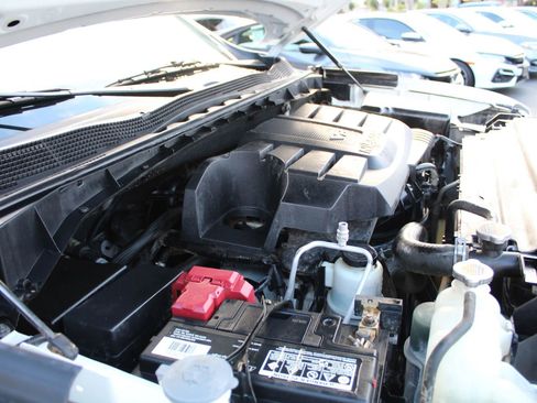 Used 2023 Nissan Titan SV RWD image 33