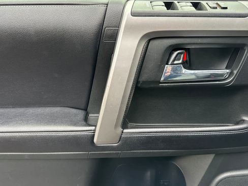 Used 2017 Toyota 4Runner SR5 Premium image 12