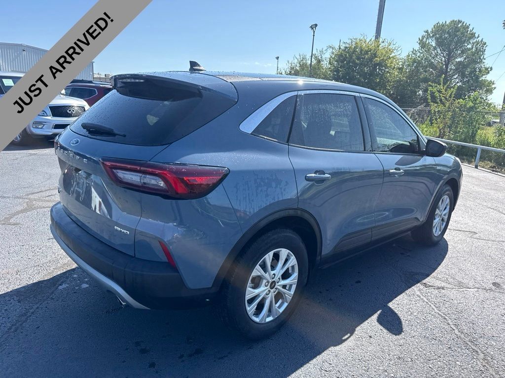 Used 2024 Ford Escape Active AWD/4WD image 5