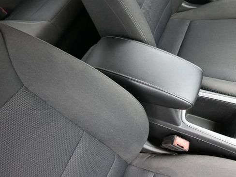 Used 2017 Chevrolet Cruze LT w/ Convenience Package FWD image 37