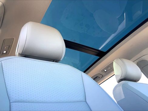 Used 2021 Volkswagen Tiguan SEL w/ 3-Row Tiguan MDO Package image 13