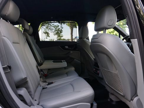 Used 2017 Audi Q7 3.0T Prestige w/ Prestige Package AWD/4WD image 21