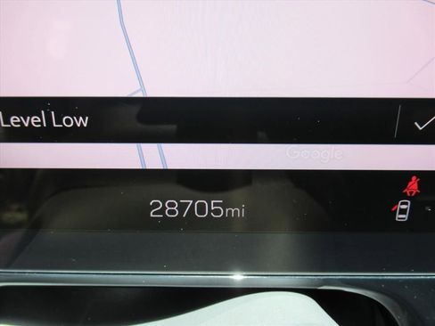 Used 2025 GMC Yukon XL Denali RWD image 26