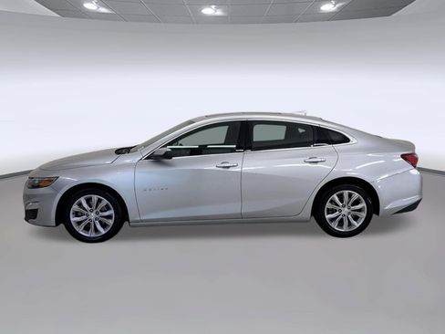 Used 2021 Chevrolet Malibu LT FWD image 2