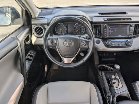 Used 2017 Toyota RAV4 Platinum FWD image 16