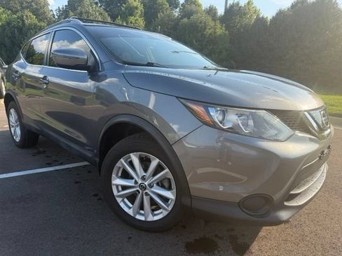 Used 2019 Nissan Rogue Sport SV FWD image 2