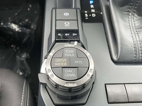Used 2025 Toyota Tacoma TRD Off-Road AWD/4WD image 36