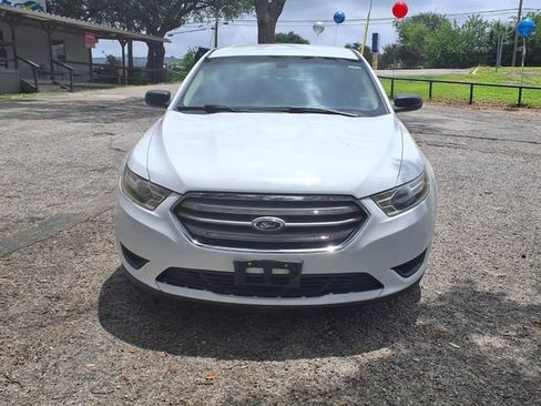 Used 2015 Ford Taurus SE FWD image 2