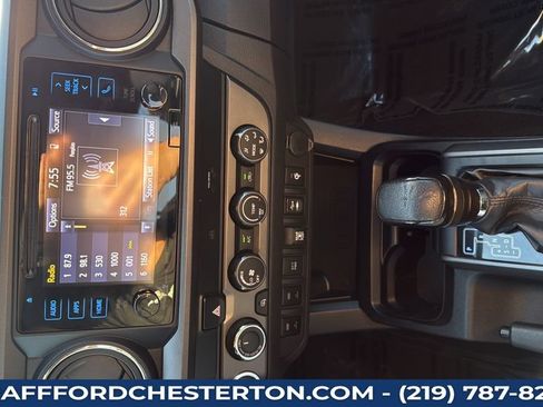Used 2019 Toyota Tacoma TRD Sport AWD/4WD image 19