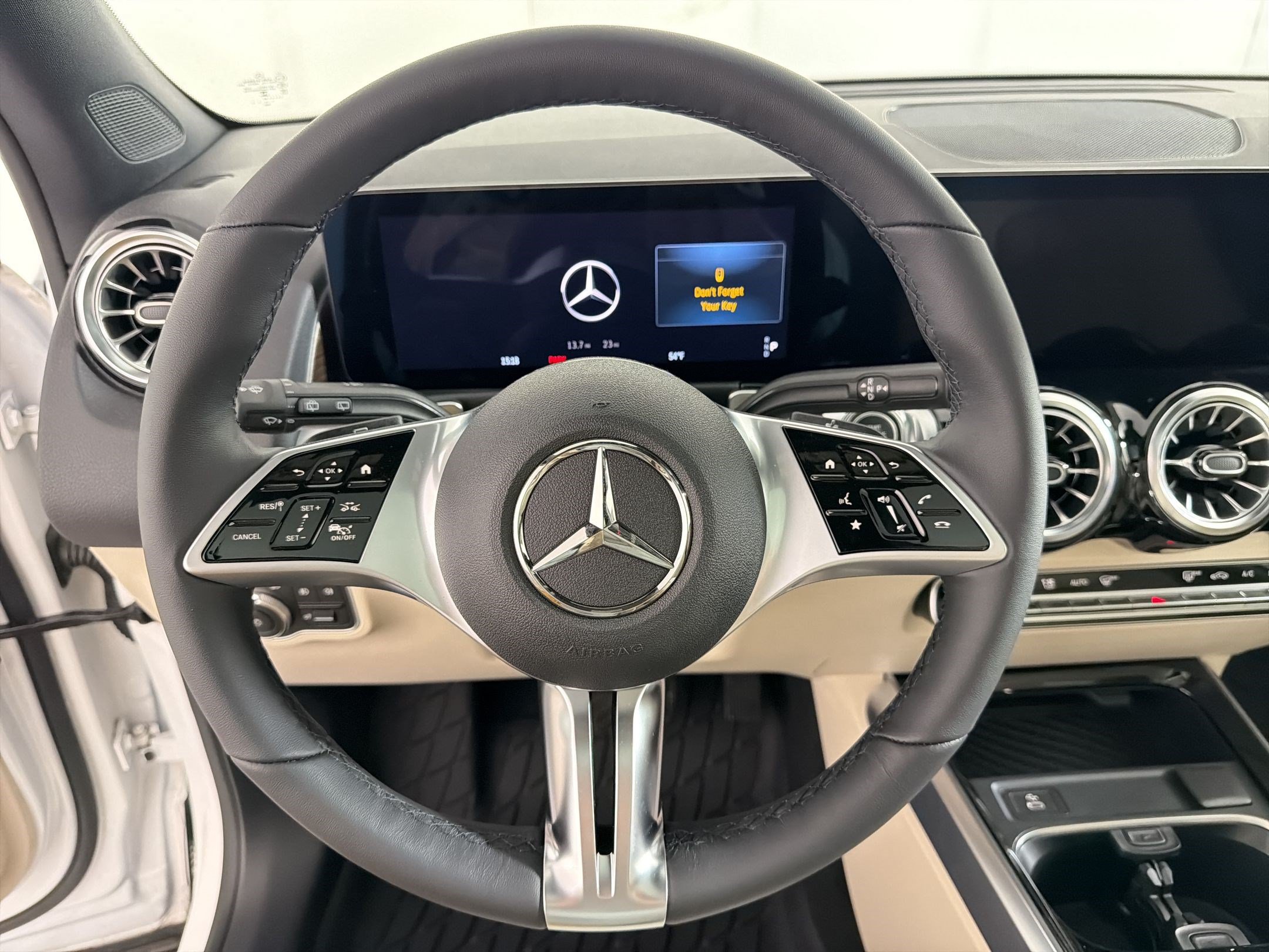 Used 2026 Mercedes-Benz GLB 250 4MATIC image 18