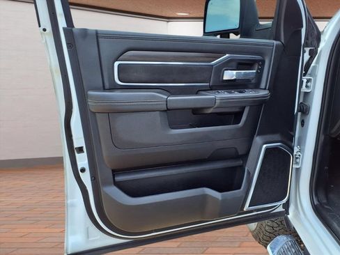 Used 2025 RAM 2500 Laramie AWD/4WD image 19