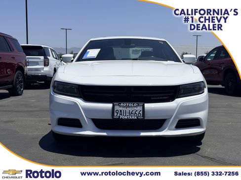 Used 2022 Dodge Charger SXT w/ Leather Interior Group RWD image 2