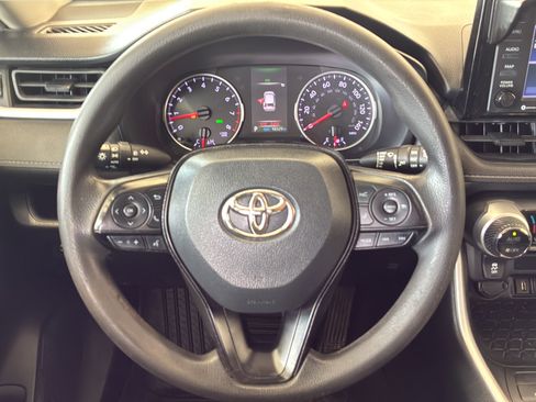 Used 2021 Toyota RAV4 XLE FWD image 27