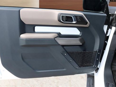 Used 2023 Ford Bronco Wildtrak image 10