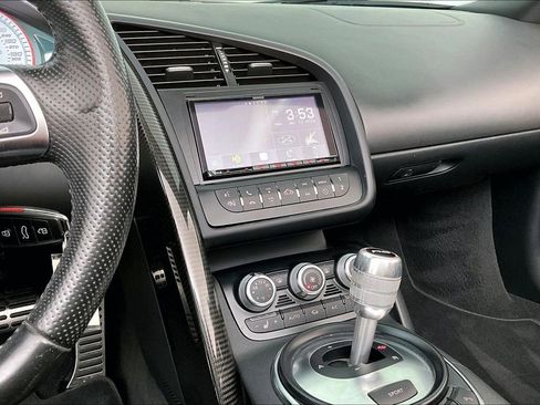 Used 2012 Audi R8 V10 image 8
