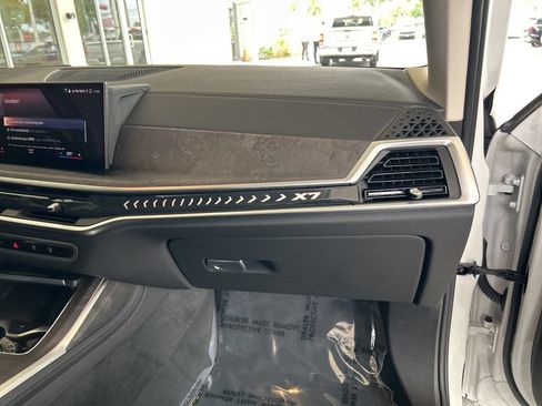 Used 2023 BMW X7 xDrive40i w/ Premium Package AWD/4WD image 26
