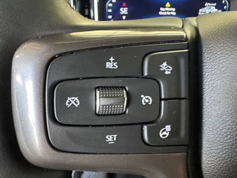 Used 2024 Chevrolet Silverado 2500 ZR2 w/ Technology Package AWD/4WD image 7