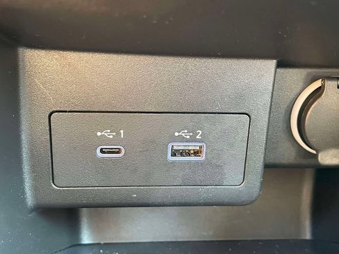 Used 2023 Nissan Kicks SR w/ SR Premium Package FWD image 30