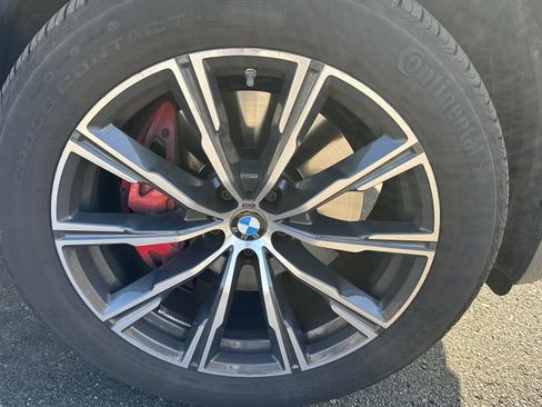 Used 2025 BMW X5 xDrive40i w/ M Sport Package image 15