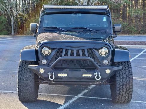Used 2014 Jeep Wrangler Unlimited Sahara image 12