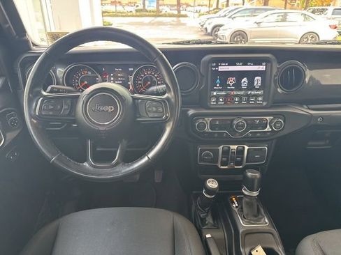 Used 2021 Jeep Gladiator Sport image 16