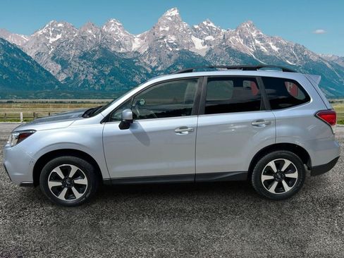 Used 2017 Subaru Forester 2.5i Limited AWD/4WD image 8