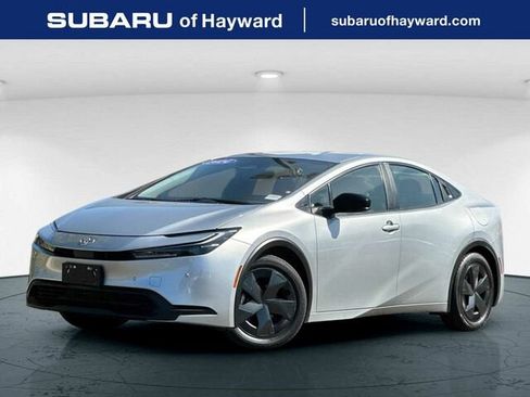 Used 2024 Toyota Prius LE FWD image 1