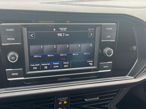 Used 2023 Volkswagen Jetta SE FWD image 26