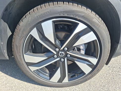 Used 2023 Volvo XC40 B5 Ultimate w/ Protection Package Premier AWD/4WD image 8