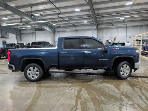 Used 2020 Chevrolet Silverado 2500 LTZ image 2