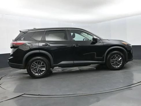 Used 2024 Nissan Rogue S AWD/4WD image 4