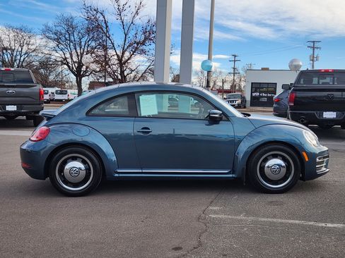 Used 2018 Volkswagen Beetle 2.0T Coast image 7