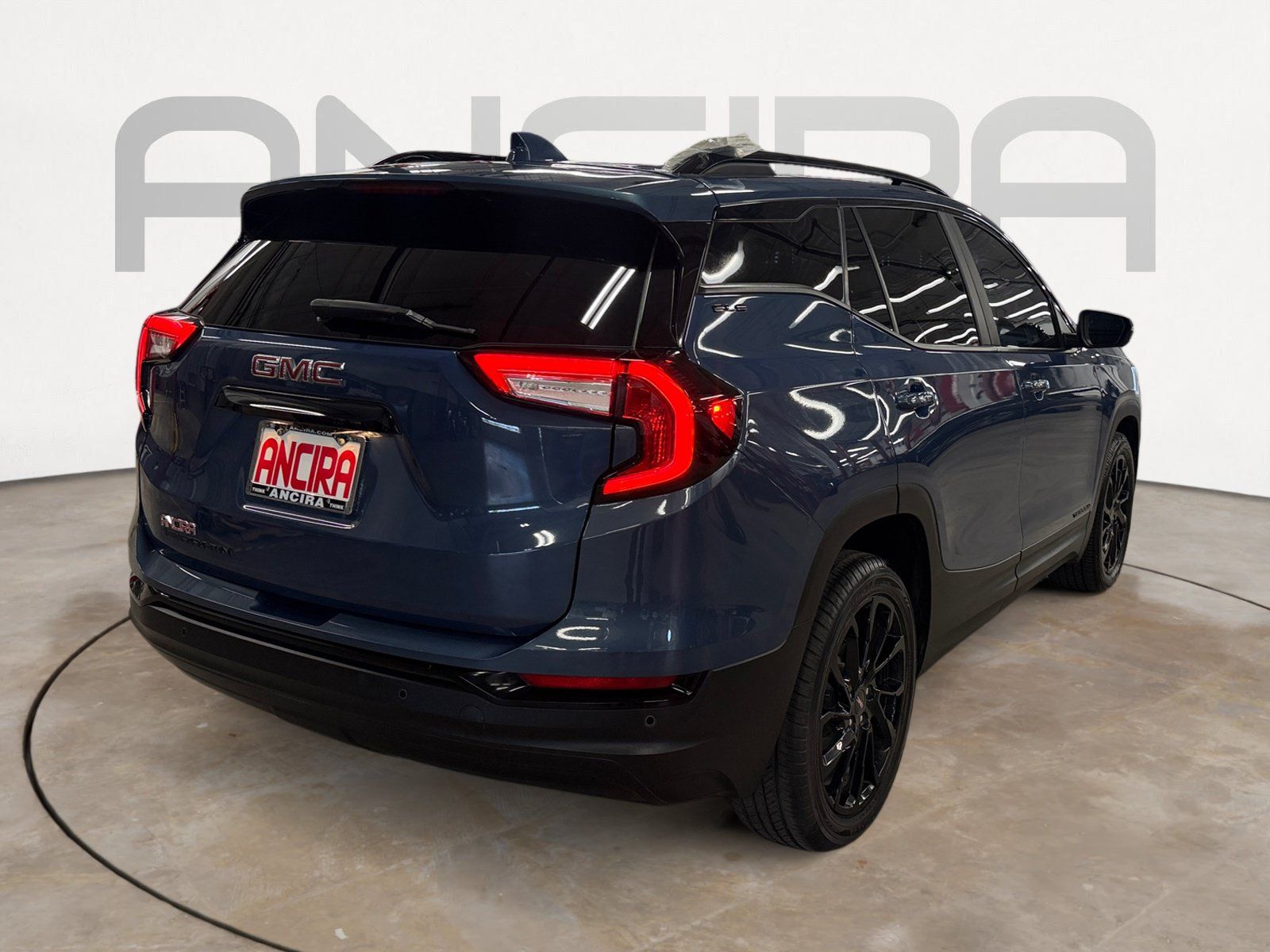 Used 2024 GMC Terrain SLE w/ Elevation Edition FWD image 11
