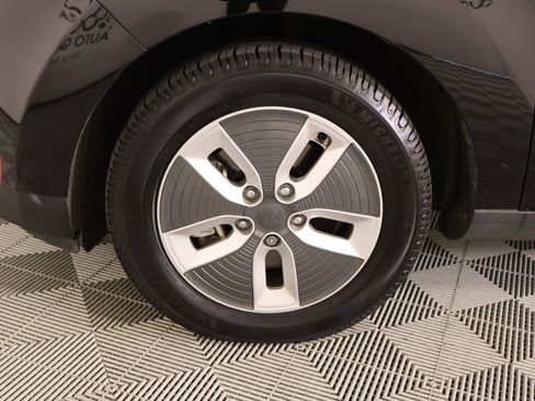 Used 2018 Kia Soul EV + FWD image 18