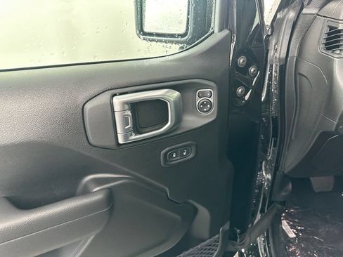 New 2026 Jeep Gladiator Sport AWD/4WD image 17