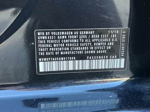 Used 2016 Volkswagen e-Golf SE w/ DC Fast Charging Package image 35