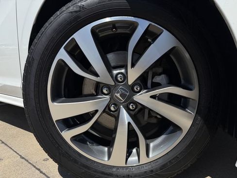 Used 2022 Honda Odyssey Touring image 9