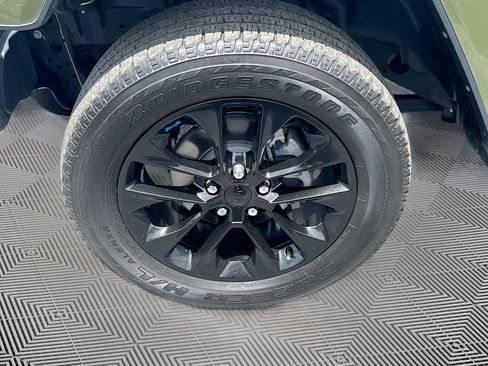 Used 2023 Jeep Wrangler Unlimited Sahara AWD/4WD image 34