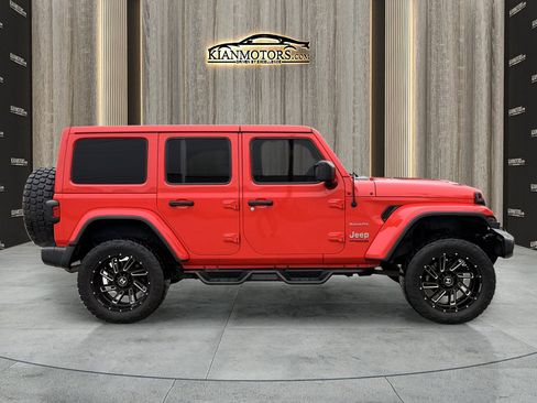 Used 2018 Jeep Wrangler Unlimited Sahara w/ Uconnect 4C Nav & Sound Group AWD/4WD image 11