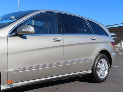 Used 2006 Mercedes-Benz R 500 4MATIC image 22