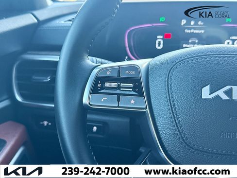 Certified 2024 Kia Telluride EX w/ EX Captain's Chair Package image 40