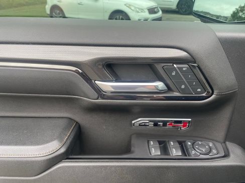 Used 2024 GMC Sierra 1500 AT4 w/ Technology Package AWD/4WD image 11