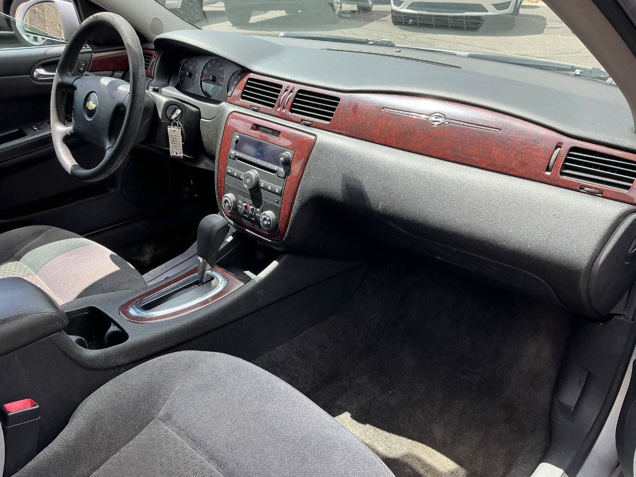 Used 2009 Chevrolet Impala LT FWD image 9