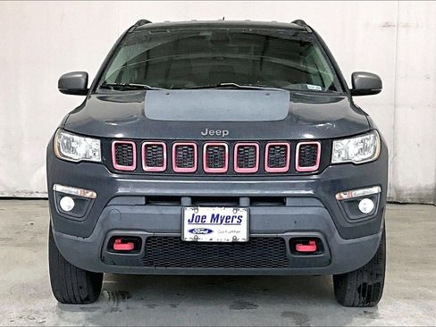 Used 2018 Jeep Compass Trailhawk image 3