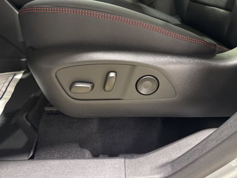 New 2026 Chevrolet Traverse RS w/ LPO, Floor Liner Package image 19