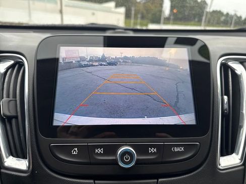 Used 2017 Chevrolet Malibu Hybrid w/ Leather Package image 20