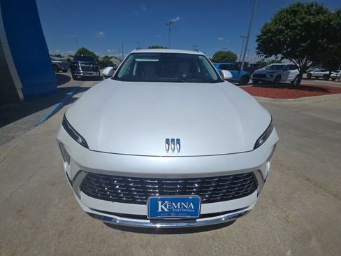 Used 2024 Buick Envision Avenir AWD/4WD image 3